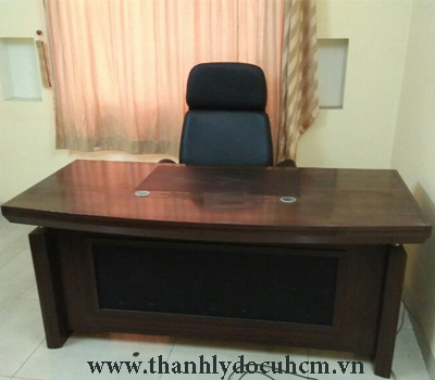 Chọn bàn ghế văn phòng thanh lý hợp phong thủy